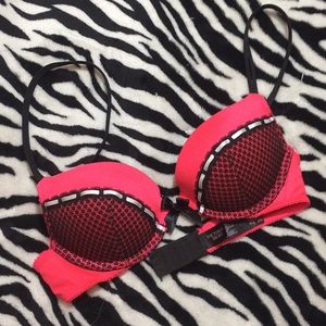 32A Victoria’s Secret Very Sexy ribbon bra